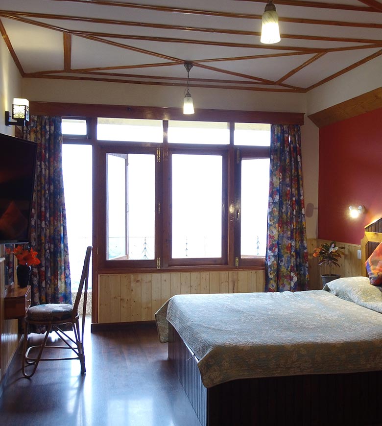premium-deluxe-room-hotel-pineview-shimla-4