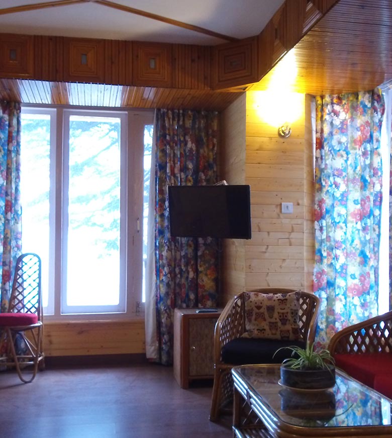 premium-room-hotel-pineview-shimla-1