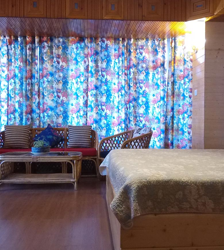 premium-room-hotel-pineview-shimla-2